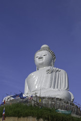 Obraz premium The Giant Big Marble Buddha at Phuket, Thailand