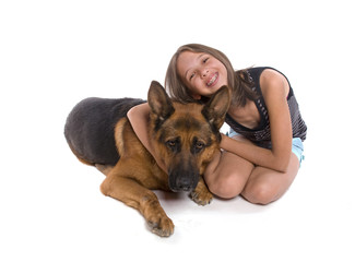 adolescente souriante et son chien