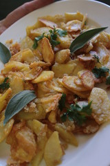 Patate con salvia
