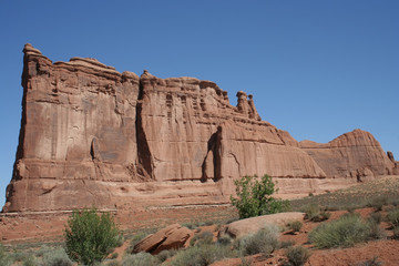 MONTA&Ntilde;A DE PIEDRA GIGANTE