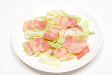 ベーコンとキャベツの炒め物