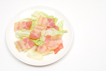 ベーコンとキャベツの炒め物