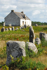 Mégalithes et maison