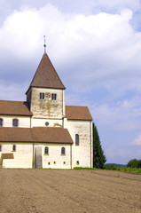 Fototapeta na wymiar St. Georg - Insel Reichenau - Bodensee