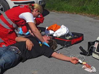 Sanitäter bei der Arbeit - paramedics at work