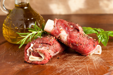 Involtini di carne con prosciutto e formaggio