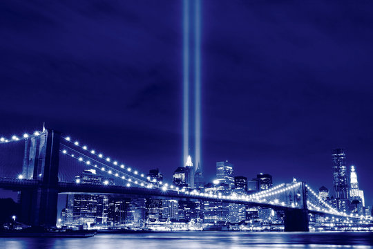 Fototapeta Brooklyn Brigde and the Towers of Lights