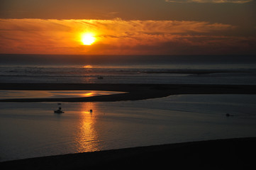 Naklejka premium coucher de soleil sur le banc d'arguin 3
