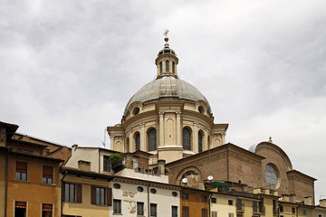 Fototapeta na wymiar Mantua, Sant Andrea, Lombardei, Italien - Mantova, cathedral