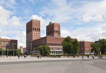 Fototapeta na wymiar Oslo City Hall w centrum Oslo