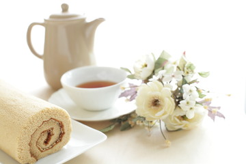 Coffee roll cake and English tea