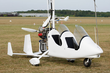 Hélicoptère, gyrocoptère (ulm ) © philippe Devanne