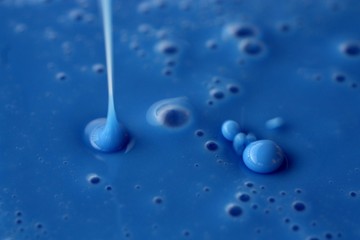 gouttes bleues