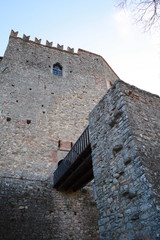 Ponte levatoio castello di Zavattarello