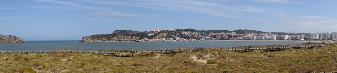 Fototapeta na wymiar Panoramiczny z Sao Martinho, Portugalia.