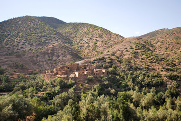 Fototapeta na wymiar Mała wioska Berberów w Dolinie Ourika