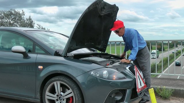 Auto Panne Autobahn - Breakdown Car