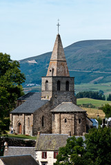 Fototapeta na wymiar église en Auvergne