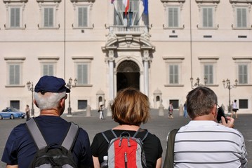 Turisti in Piazza del Quirinale a Roma - Italia