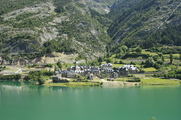 Foratata y Embalse de Lanuza, Pirineos