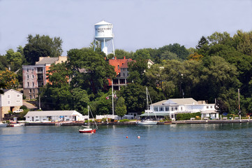 Small town, known for sailing reggata