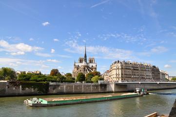 Notre-Dame de Paris vue de derrière