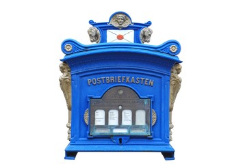 Alter Briefkasten 19. Jahrhundert Nachbildung freigestellt