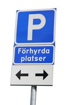 Schwedisches Parkschild f&uuml;r vermietete Parkpl&auml;tze freigestellt
