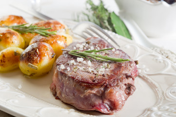 tenderloin with potatoes-filetto e patate