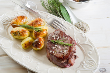 tenderloin with potatoes-filetto e patate