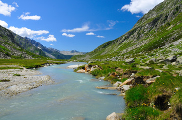 Fototapeta na wymiar River flowing in glacial valley