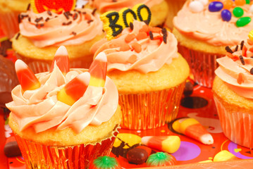 Halloween cupcakes on a serving tray