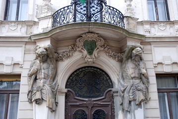 Hauseingang Skulpturen Gründerzeit