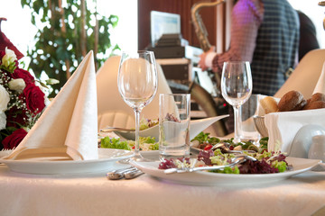 Banquet table