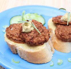 Frikadellenbrötchen