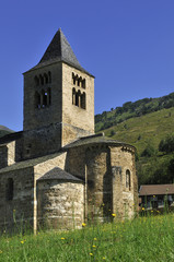Fototapeta na wymiar chapelle d'Axiat