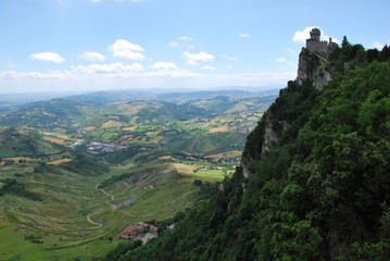 Fototapeta na wymiar Zamek Guaita i krajobrazu, Republika San Marino