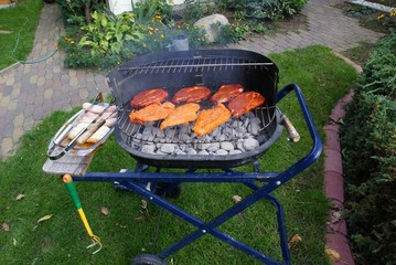 Beim Grillen
