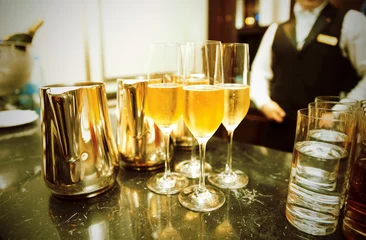 Tragetasche Bar counter with champagne © Kondor83