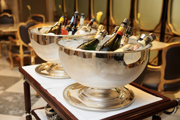 Bowls with iced champagne