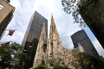 Fototapeta na wymiar Saint Patrick church in Manhattan