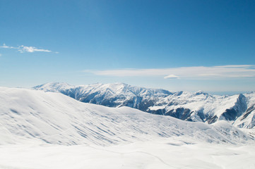 Obraz premium High mountains under snow in the winter
