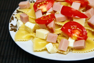 Pasta With Ham, Mozzarella, Tomatoes