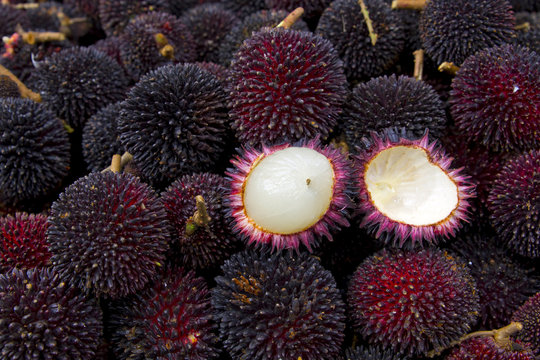 Buah Pulasan Fruit