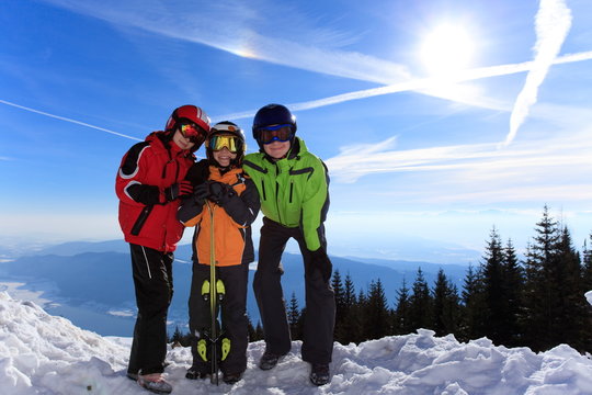 Children in ski clothes