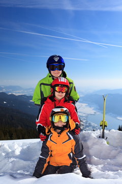 Kids skiers