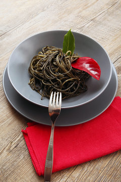 spaghetti al nero di seppia