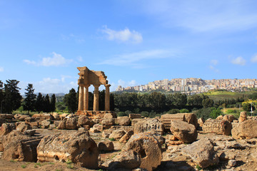 Il Tempio dei Dioscuri nella Valle dei Templi di Agrigento
