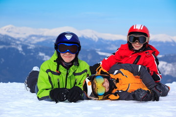 Fototapeta na wymiar Happy children in Alps