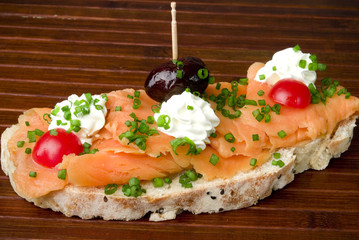 bruschetta de salmon ahumado